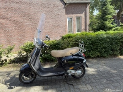 Vespa LX 50 zwart